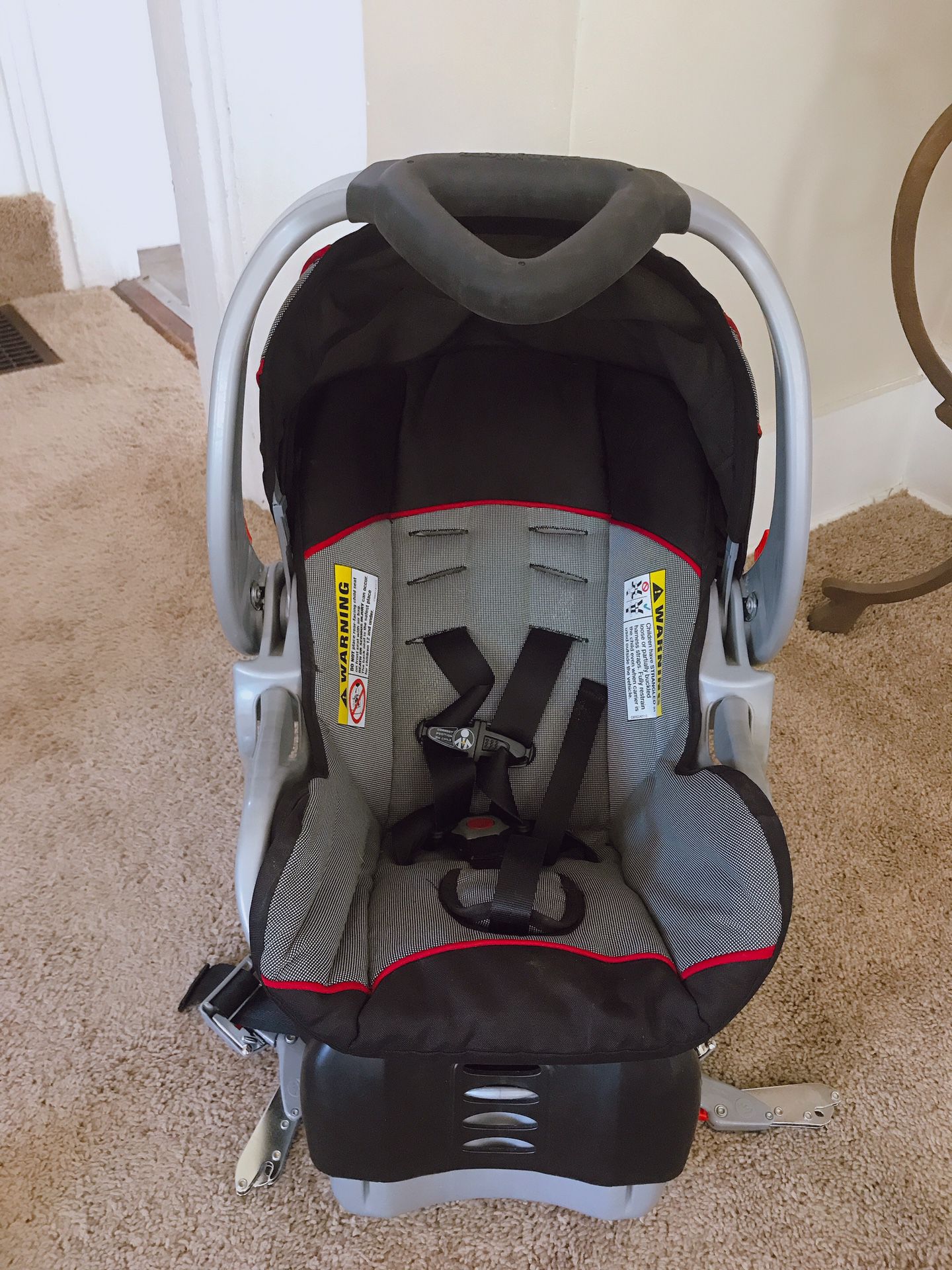 Baby Trend Infant Car Seat + Base