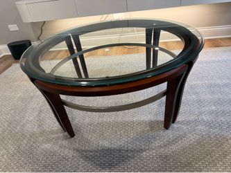 Round coffee table