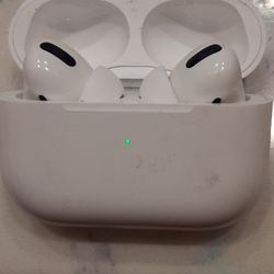 Apple Airpods Pro (Active Noise Cancelling)