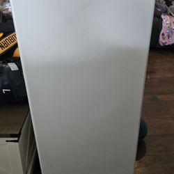 Standing Freezer
