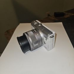 Canon EOS M200