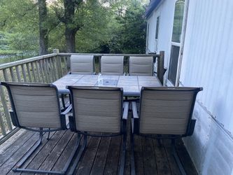 Table & 6 Chairs 