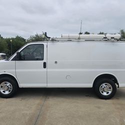 2014 Chevrolet Express 2500 48k Miles 6.0 Gas 