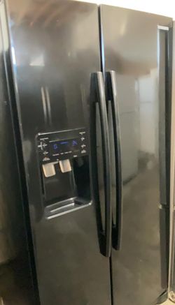 Samsung Side By Side Black Fridge
