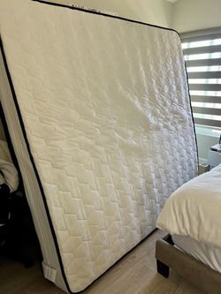 Free- Mattress King Size
