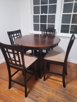 4 Top Pub Table