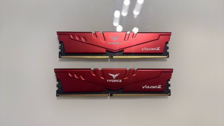 Red TEAMGROUP T-Force Vulcan Z 16GB (8 x 2) CL16 DDR4 3200mhz