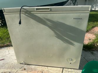 Deep freezer small
