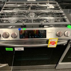 SAMSUNG NX60TSS 30 in. 6.0 cu. ft. Slide-In Gas Range Stove