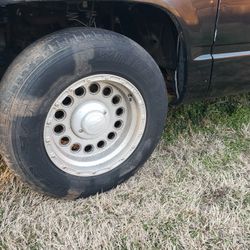 16 Inch  Wheels ! Cool Set I Have Never Seen At Set Like These ! Need Cleaned  ! I Bought A Parts Truck And Thought I Would List Them  !