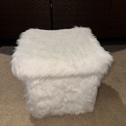 New Urban Shop Faux Fur White Collapsible Storage Ottoman Home Organizer 
