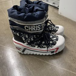 Women Snow Boots Size 8