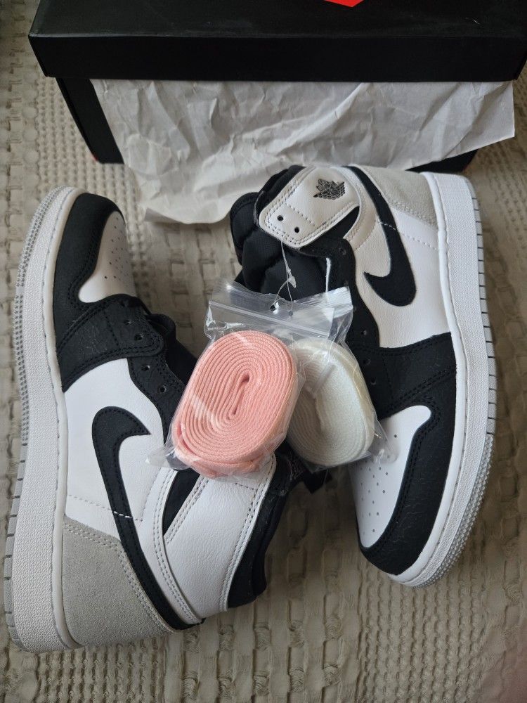 Nike Air Jordan Retro 1 Bleached Coral Shoes