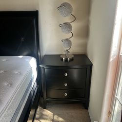 ASHLEY QUEEN BEDROOM SET