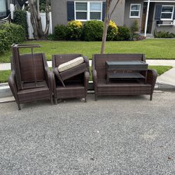 Free Patio Furniture In Lakewood, CA 