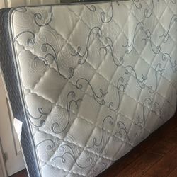 Jerome’s Queen Size Mattress 