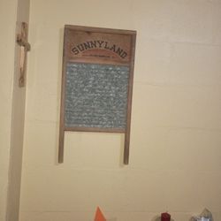 $15--Vintage Sunnyland Washboard 