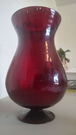 Red thick glass vase / candle holder