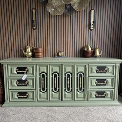 💎 The Verdelle Armoire (Will Deliver)