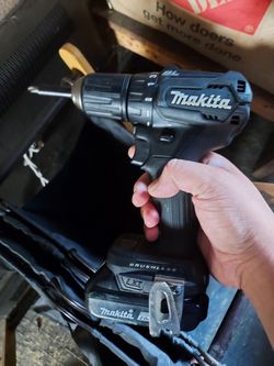 Makita 18V Brushless Compact Drill w/18v Battery