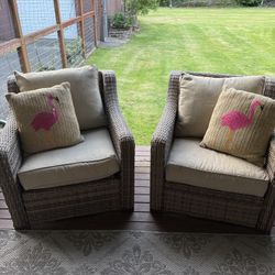 Wicker 3 Piece Sofa set With Pillows included 