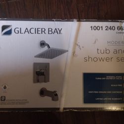 Glacier Bay Modern Shower Set New