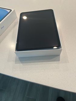 Apple iPad Tablet with Original Box 64gb