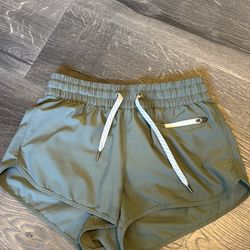 Vuori Shorts