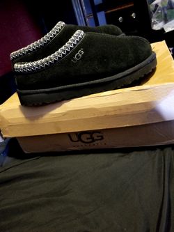 Mens uggs slippers