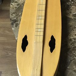 A Dulcimer In Good Condition 