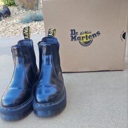 Dr. Martens QUAD  8M