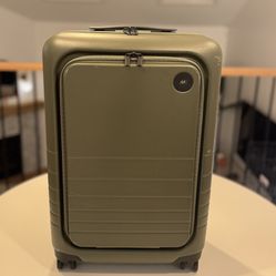Monos Carry-On Pro Plus