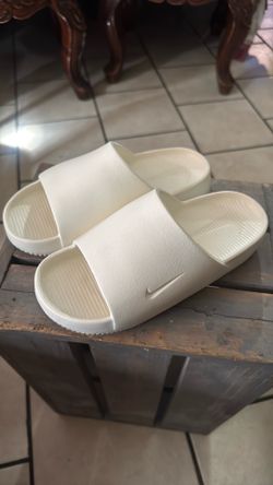 Nike calm sandals