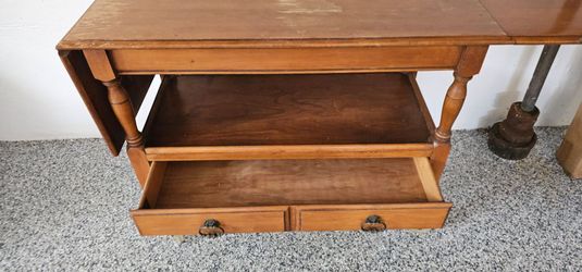 Serving cart.