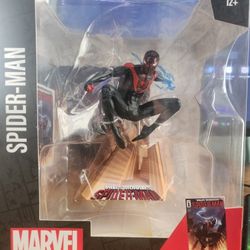 Marvel Mcfarlane Spider-Man Statue