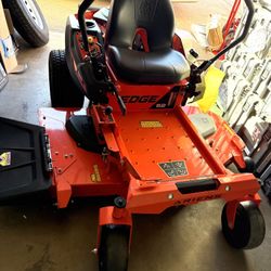 Ariens Gas Zero Turn Riding Lawn Mower EDGE 52-  in 21.5 HP V-twin New Never been Used