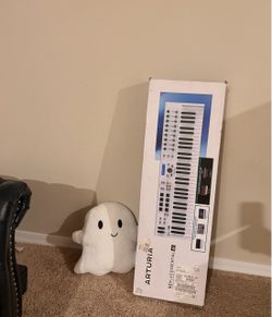 Arturia Keylab Essential 61 Keyboard Controller (white)