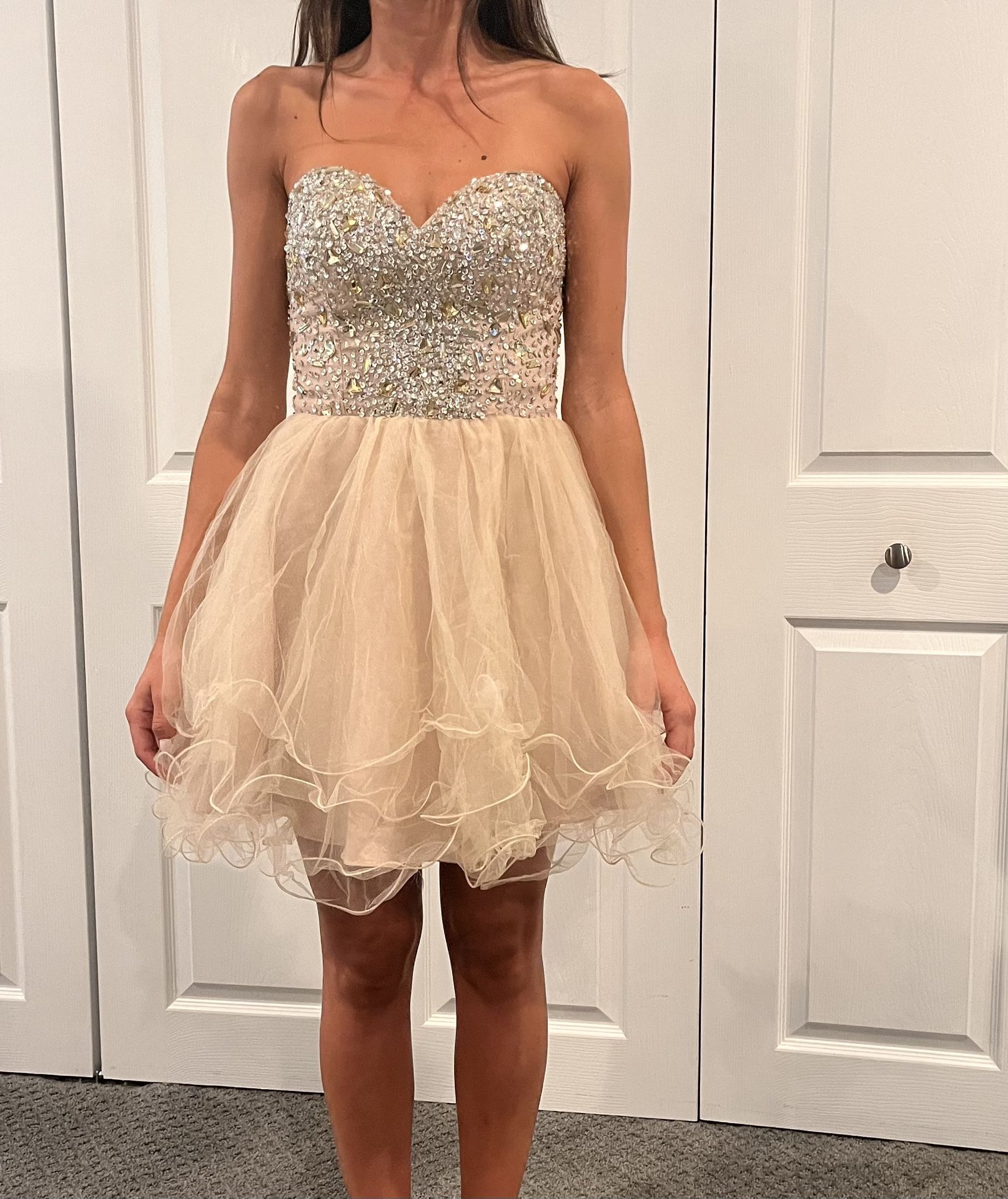 Short Party / Prom Dress. Size S