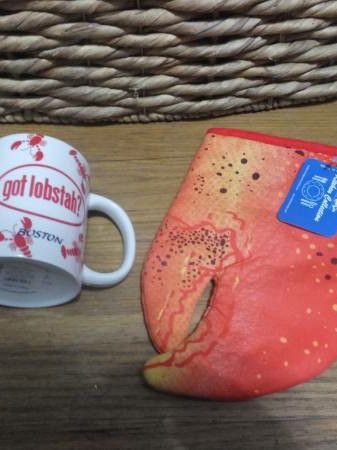 Boston Lobster Mug and Oven Mitt Gift Set