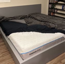 King Size Tempurpedic Cloud Breeze Mattress, Foundation And Bed frame