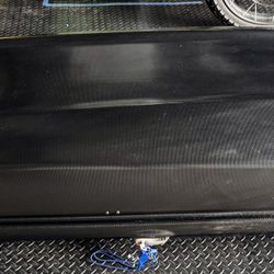 Yakima Skybox Carbonite 18 Rooftop Cargo Box