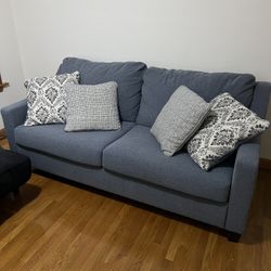 Comfortable Gray Couch – Good Condition