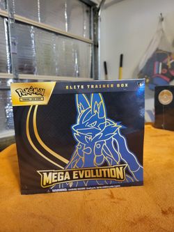 Pokemon Mega Lucario Elite Trainer Box