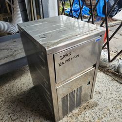 NA1451-001 Isotherm Ice Maker