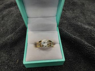 Women's Ring - Yellow Gold 14k (.585) 7.3 grams Size 8