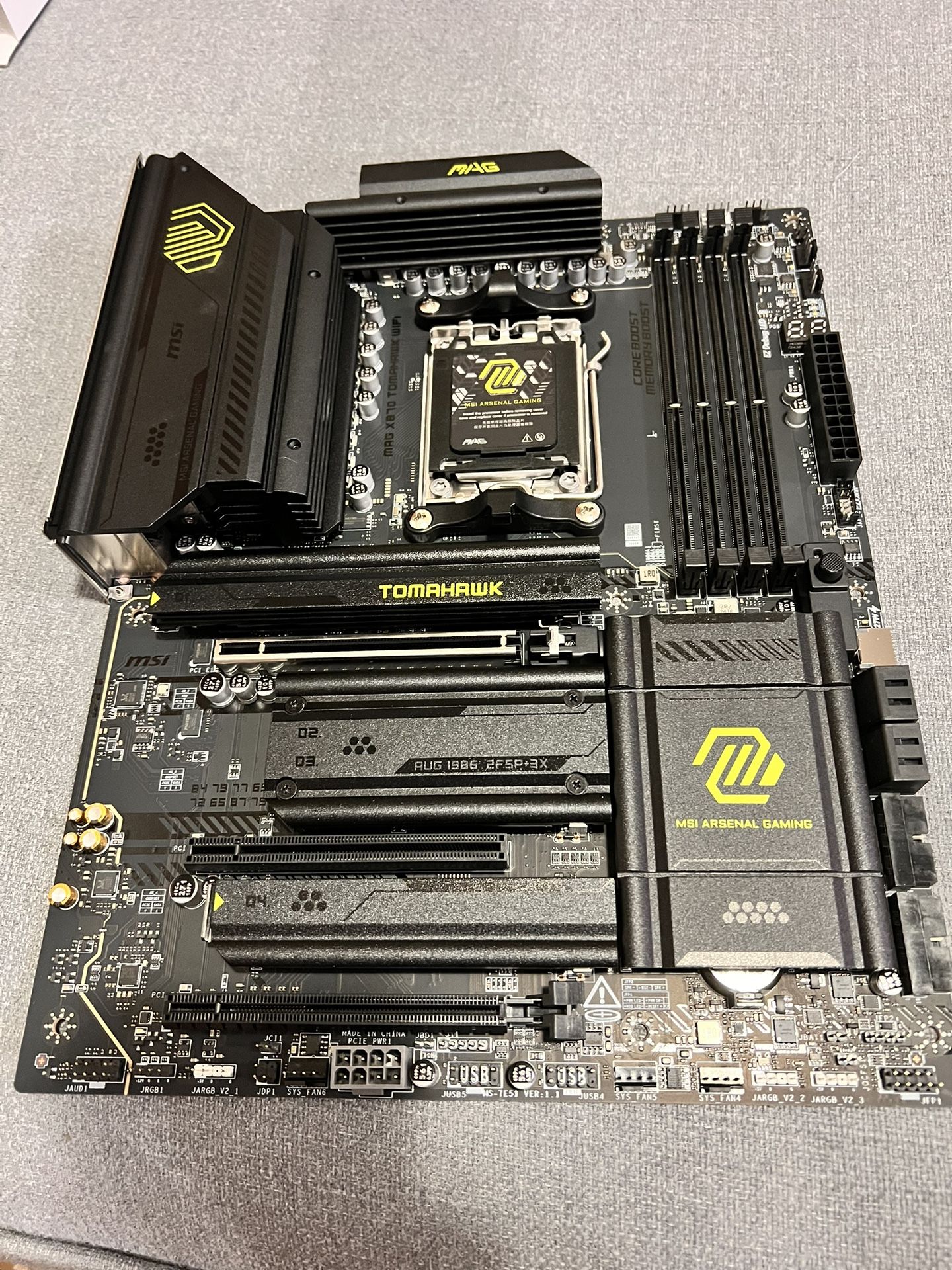 MSI MAG X870 TOMAHAWK WIFI Motherboard - AM5 / DDR5 / PCle 5.0 / WiFi 7 (bent Cpu Socket Pin)