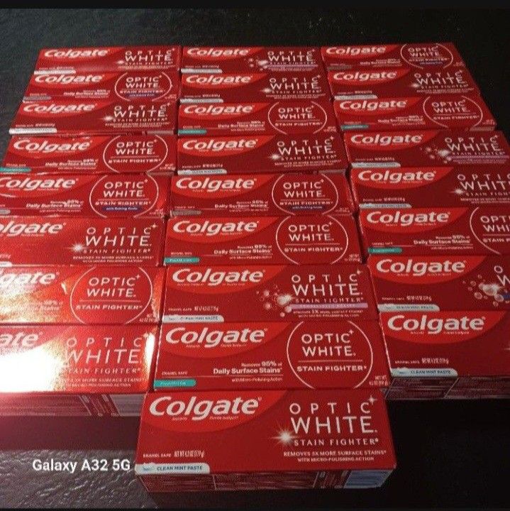 Lot Of 25 Colgate Optic White, Stain Fighter Toothpaste.