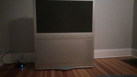 Zenith 50 inch projection TV