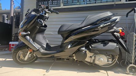 Yamaha smax scooter
