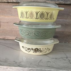 Vintage Pyrex 045 Covered Bakers 